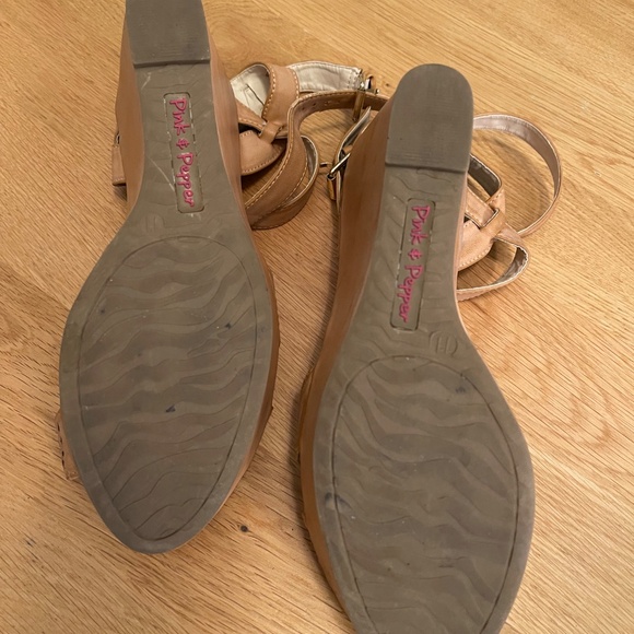 Pink & Pepper Tan Leather Sandals - Size 11M - Picture 3 of 3